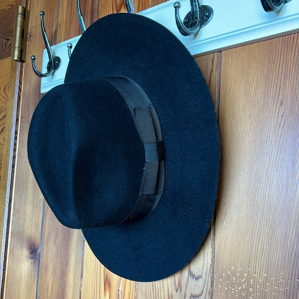 NWOT Aritzia Auxiliary Black Wool Wide Brim Hat